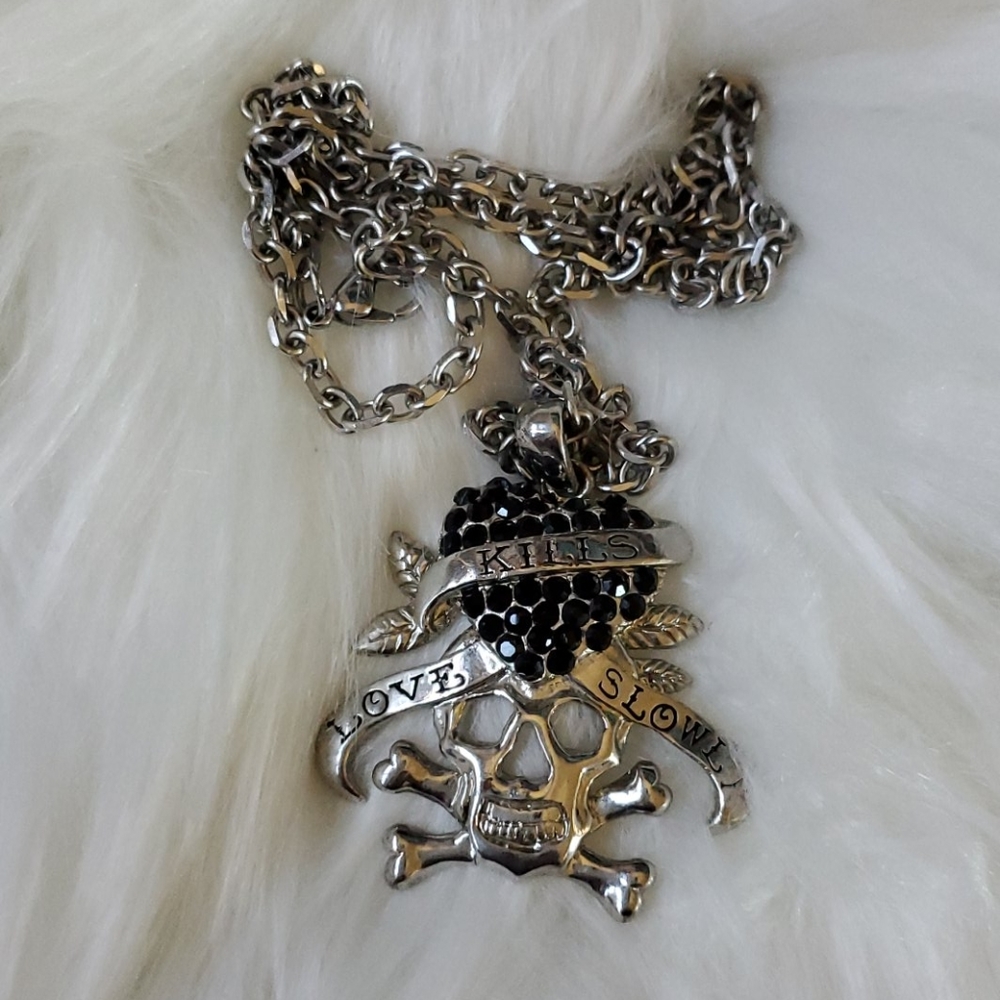 ⭐ Love Kills Slowly Skull Necklace